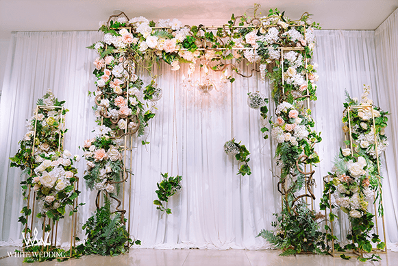 _trang-tri-nha-hang-LOC0883