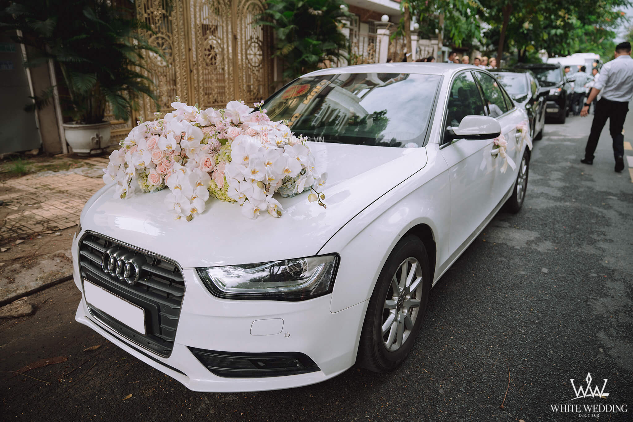 trang-tri-xe-hoa-tuoi-M12